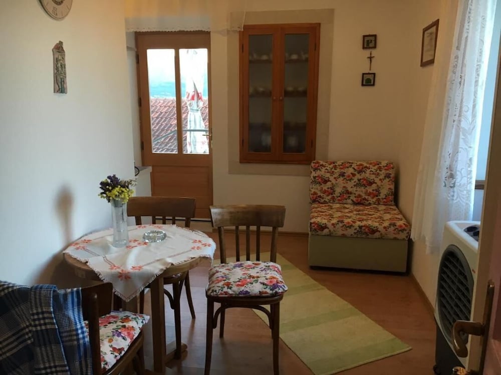 Apartmani Loredana - One-Bedroom Apartment With Sea View,,0 star