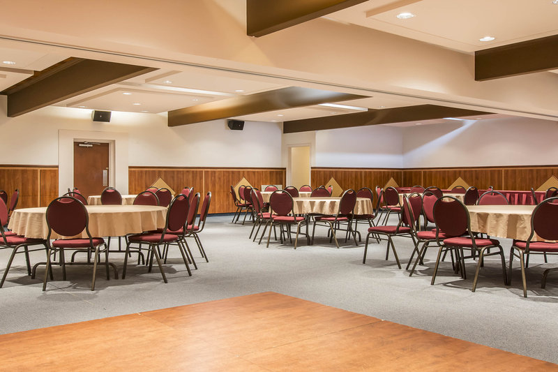 Econo Lodge,Quebec>>Forestville,2 star