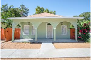 3 br 1 ba remodeled home near downtown