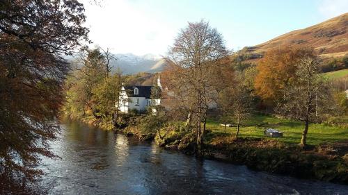 Orchy Bank House,,2 star