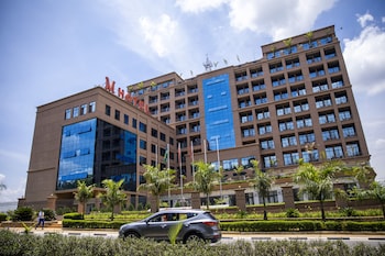 m apartments and hotel