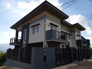 Restful 3Br Hillside Duplex,,3 star