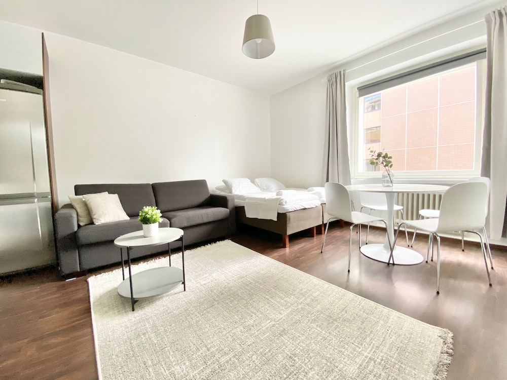 th city suite 2