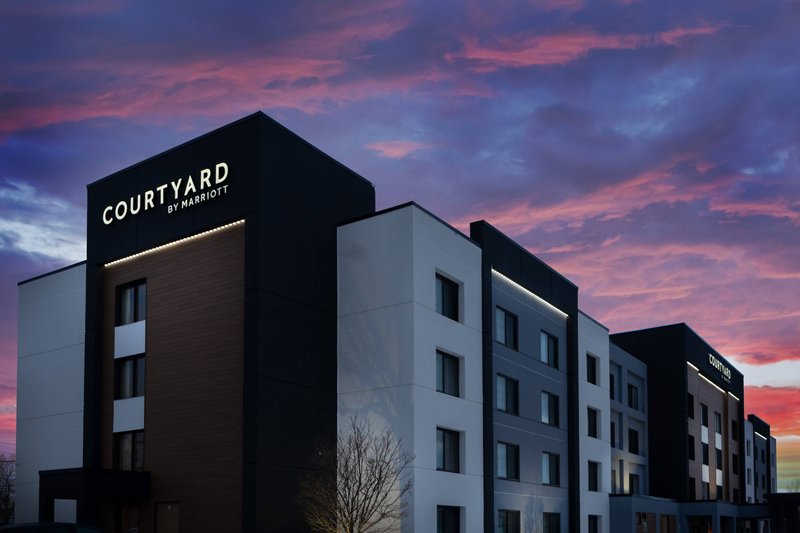 Courtyard By Marriott Buffalo Amherst/University