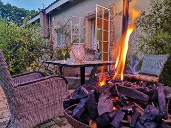 sagewood cottage for 2 people with wonderful private terrace in garden