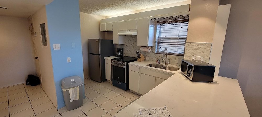 Beach Access Condo Nice Pool/Hot Tub Area W/Bbq 2 Bedroom Home By Redawning,,3.5 star