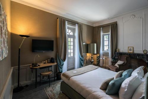 room-image