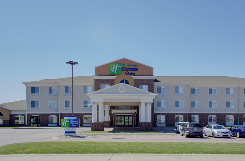 holiday inn express hotel and suites le mars by ihg