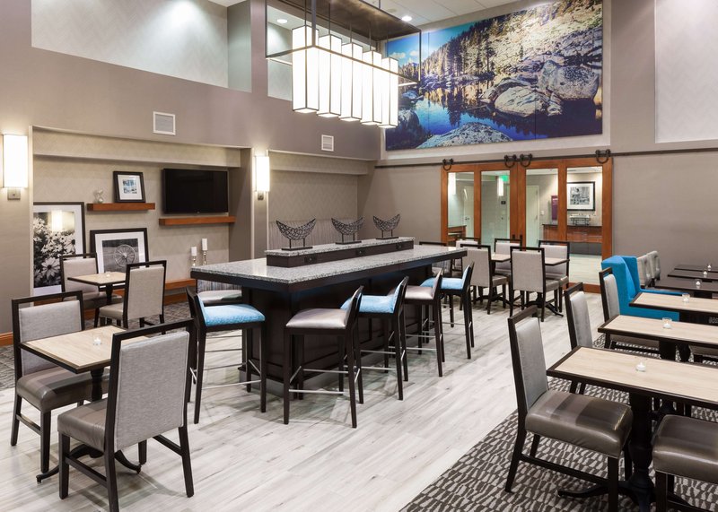 Hampton Inn & Suites Tulare,Tulare>>Fresno,2.5 star