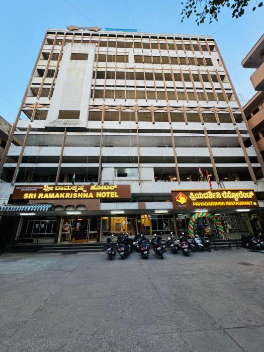 Sri Ramakrishna Hotel,Uttarahalli,3 star