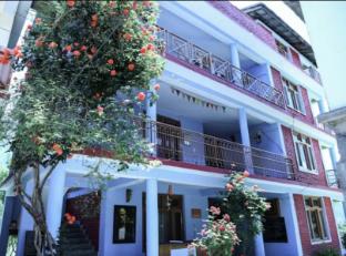 Hope House,,2 star
