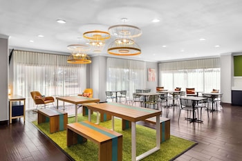 spark by hilton pearland