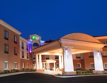 holiday inn express and suites akron regional airp