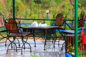 The Chirping Orchard,Nainital>>Mukteshwar,3 star
