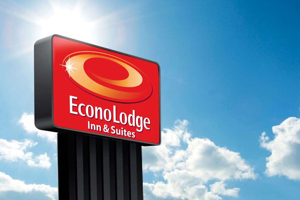 Econo Lodge Inn & Suites,,2 star