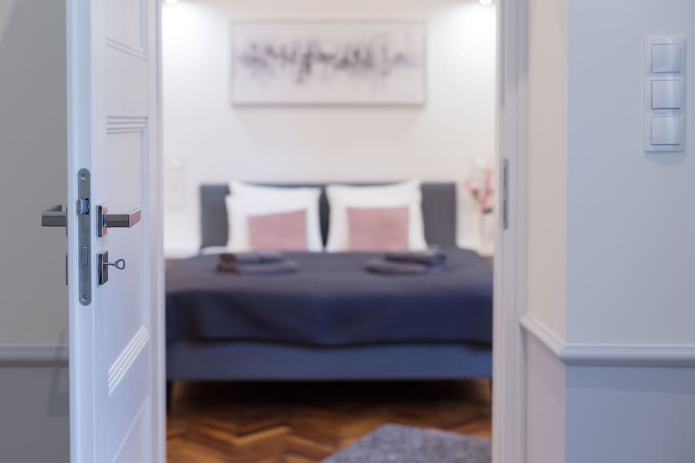 angel house aparthotel