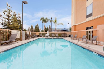 Hampton Inn & Suites Clovis-Airport North,Fresno>>Clovis,3 star