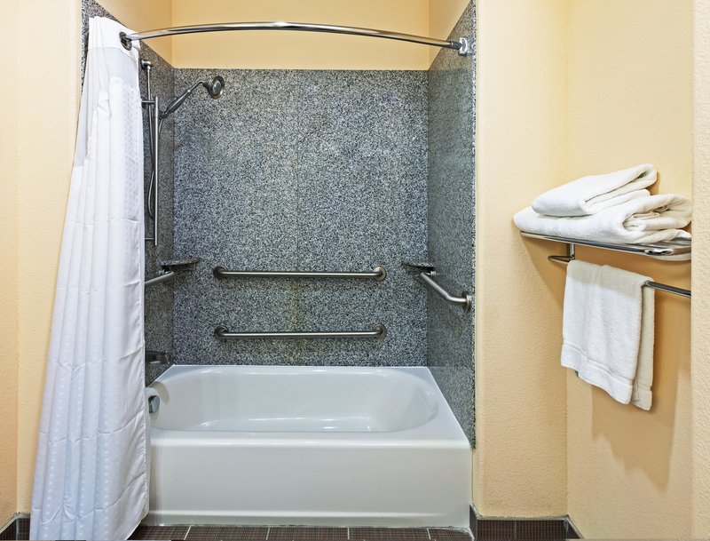 holiday inn express cleveland by ihg