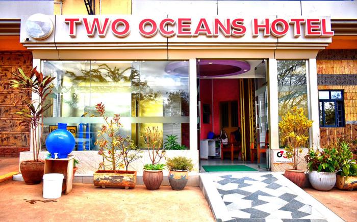 two oceans hotel voi