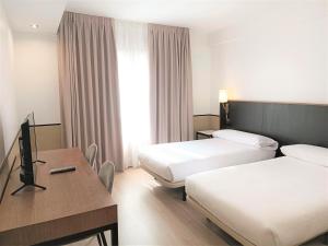 Hotel Costa Atlantica,,2 star