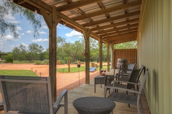 new chicandpeaceful tiny home w firepit