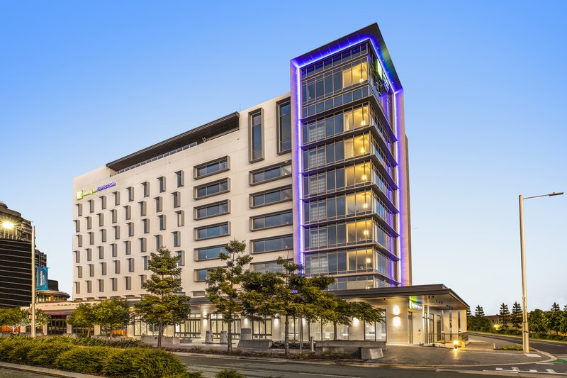 Holiday Inn Express & Suites Sunshine Coast, An Ihg Hotel,,4 star