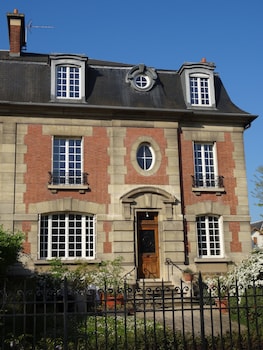 L'hotel Particulier - Paris Asnieres,17 Rue Franklin,4 star