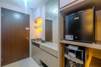 Nice And Comfy Studio Apartment At Transpark Cibubur