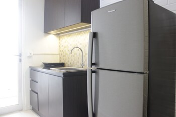 cozy high floor 1br at parahyangan residence