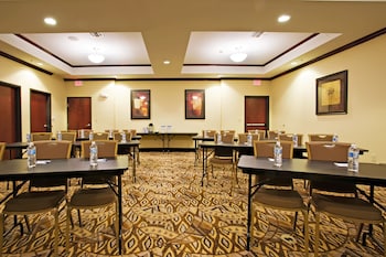 holiday inn express andsuites snyder by ihg