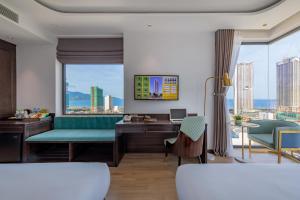 cordial grand hotel