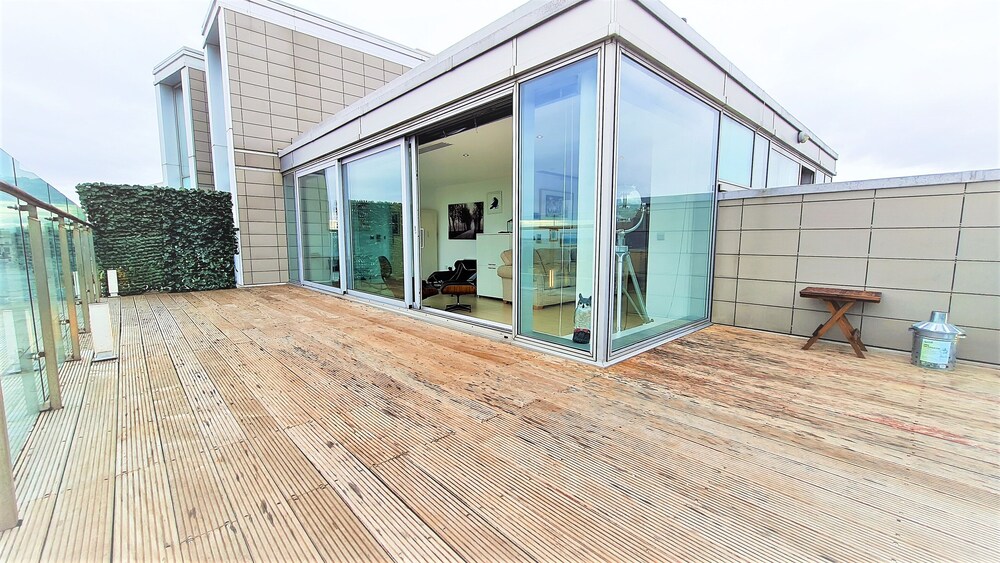 2 Bedroom Penthouse With Parking,,0 star
