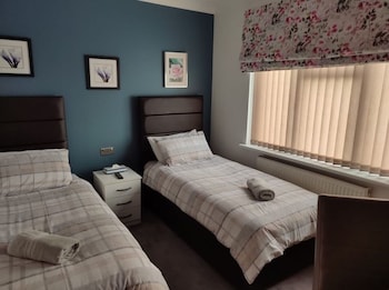 apple house wembley twin room shared bathroom