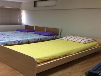 thailand taxiapartment hostel air conditioning and free wifi