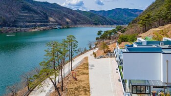 Chungnam Cheongyang Kongmaea Poolvilla