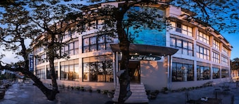 Green Castle Mall Road,Mussoorie>>Dehradun,3 star