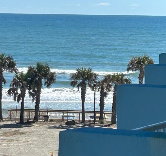 Fountain Beach Resort,,2 star
