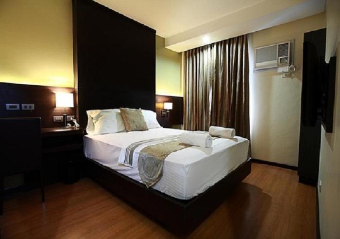 lorenzzo suites hotel