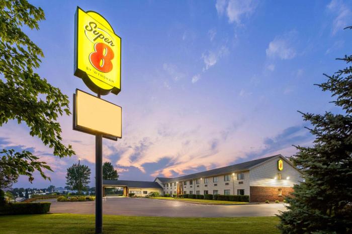 Super 8 By Wyndham Henrietta/Rochester Area,,2 star