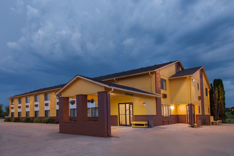 Super 8 By Wyndham Anamosa Ia,Cedar Rapids - Iowa City>>Anamosa,2 star