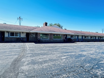 Budget Host Inn Manistique,Manistique Township>>Manistique,2 star