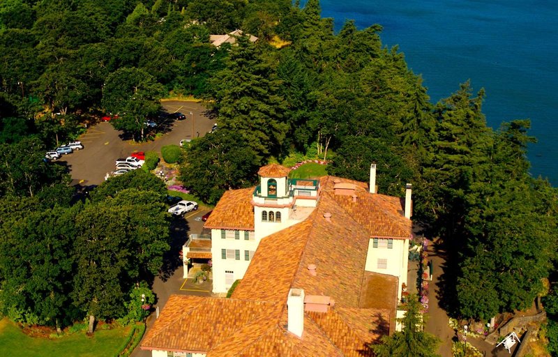 Columbia Gorge Hotel And Spa,Hood River County>>Hood River,3.5 star