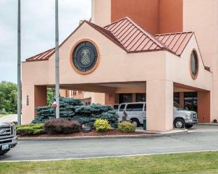 quality suites milwaukee airport