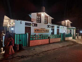 Wood Castle Luxury Home Stay,Ranikhet>>Almora,3 star