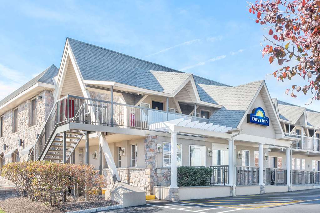 days inn by wyndham springfield phil intl airport