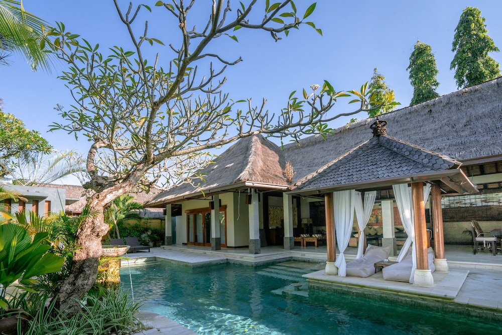 The Maya Seminyak Villas,Kuta Beach>>Bali,5 star