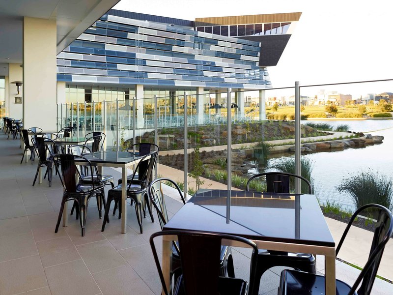 mercure melbourne caroline springs