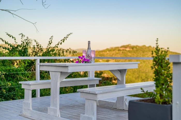 302 on old seaview road milkwood cottage
