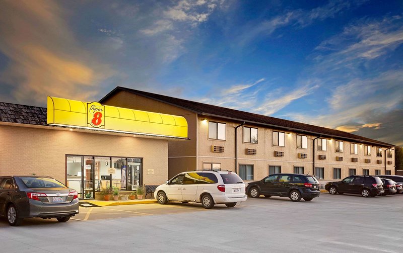 Super 8 By Wyndham Macomb,Illinois>>Colchester,2 star