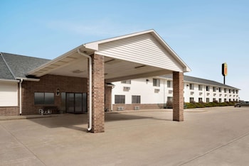 Super 8 By Wyndham Bethany Mo,Near Harrison County Community Hospital,2 star